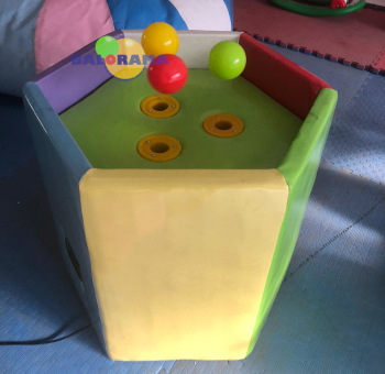 Softplay airball machine 76x70h cm